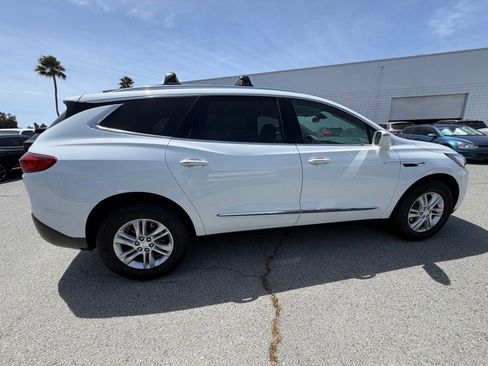Used 2019 Buick Enclave Essence FWD image 3