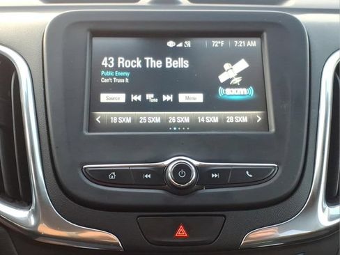 Used 2018 Chevrolet Equinox LT FWD image 18