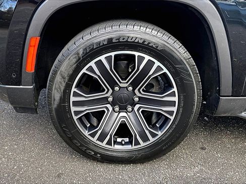 Used 2022 Jeep Wagoneer Series III w/ Flexible Seating Group image 29