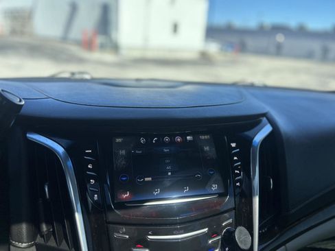 Used 2018 Cadillac Escalade Luxury image 23