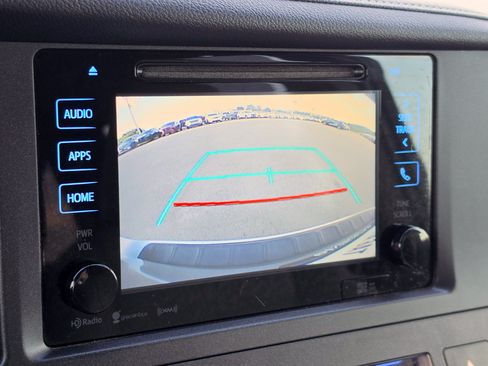 Used 2017 Toyota Sienna XLE Premium FWD image 22