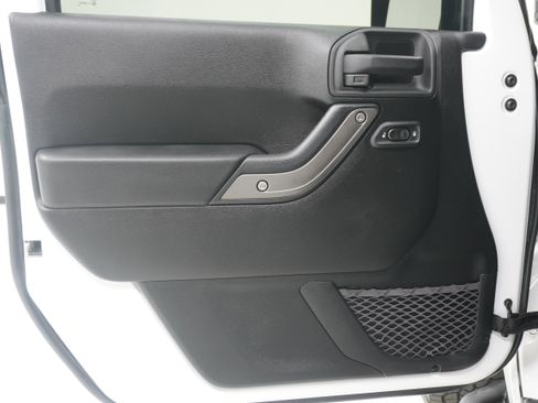 Used 2012 Jeep Wrangler Sport AWD/4WD image 17