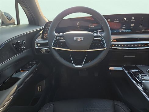 New 2025 Cadillac Lyriq Luxury image 20