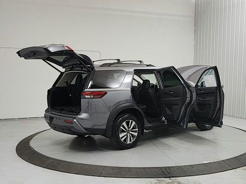 New 2026 Nissan Pathfinder SL FWD image 15