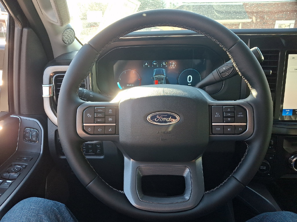 New 2026 Ford F250 Lariat w/ Black Appearance Package AWD/4WD image 9