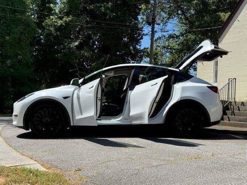 Used 2021 Tesla Model Y Long Range AWD/4WD image 34