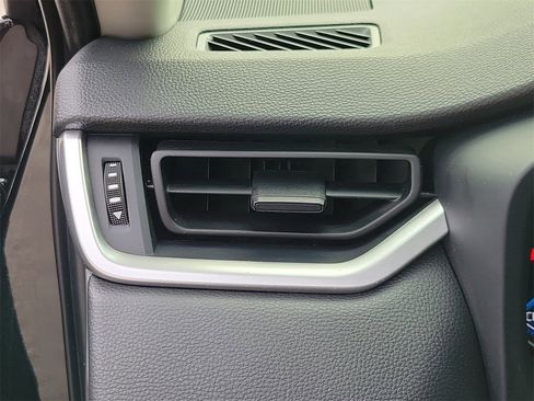 Used 2025 Toyota RAV4 XLE image 33