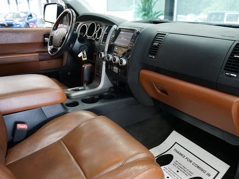Used 2011 Toyota Sequoia Platinum AWD/4WD image 42
