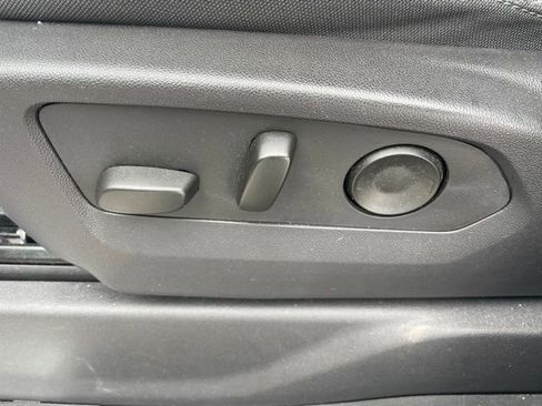 Used 2024 Chevrolet Silverado 1500 LT image 14