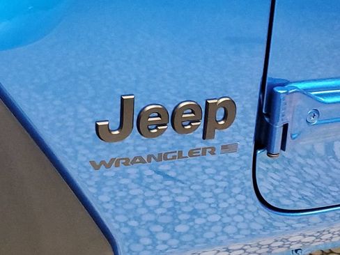 Used 2025 Jeep Wrangler Unlimited Sport AWD/4WD image 8