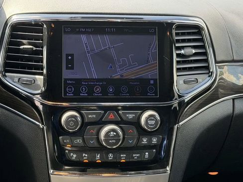 Used 2019 Jeep Grand Cherokee Overland image 15