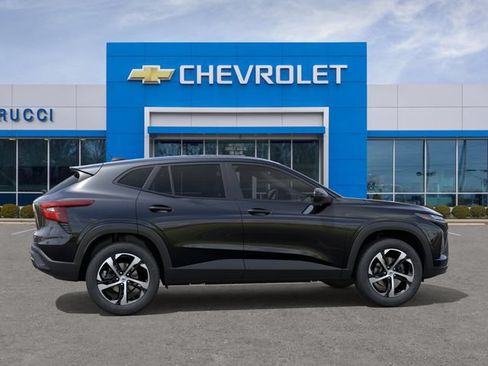 New 2026 Chevrolet Trax RS w/ Driver Confidence Package FWD image 5