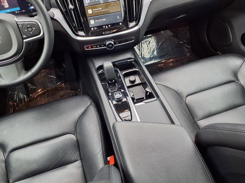Used 2024 Volvo S60 B5 Core image 10