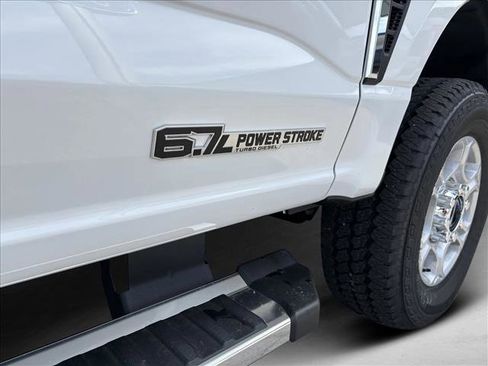 New 2026 Ford F250 XLT w/ FX4 Off-Road Package image 19