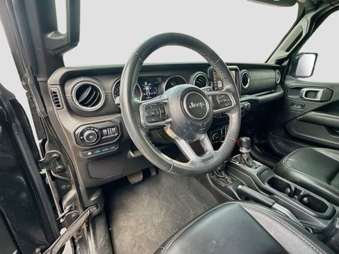 Used 2022 Jeep Wrangler Unlimited Sahara AWD/4WD image 12