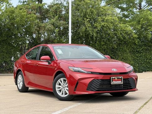 Used 2026 Toyota Camry LE FWD image 2