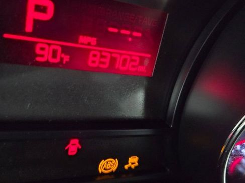 Used 2016 Kia Sedona LX w/ LX Convenience Package FWD image 28