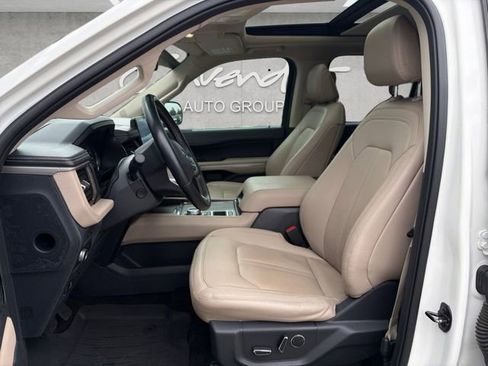 Used 2022 Ford Expedition Max Limited image 19