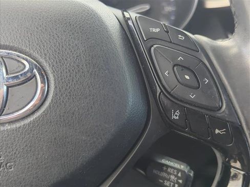 Used 2019 Toyota C-HR Limited image 17