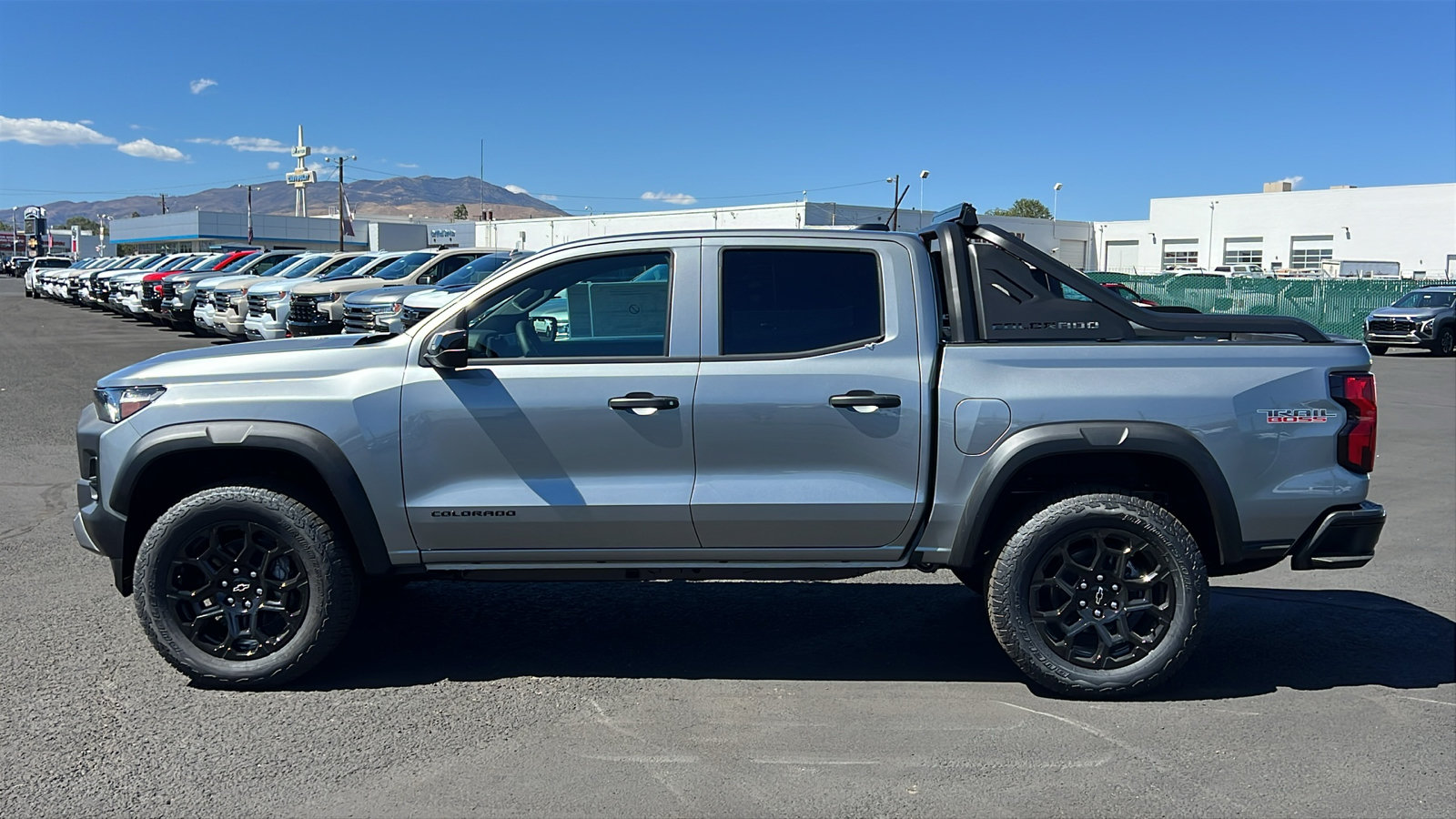 New 2026 Chevrolet Colorado Trail Boss w/ Midnight Edition AWD/4WD image 8