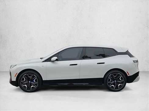 Used 2024 BMW iX xDrive50 w/ Premium Package AWD/4WD image 9