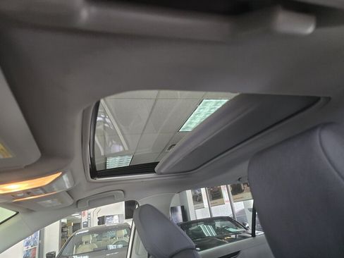 Used 2020 Toyota RAV4 XLE w/ Convenience Package AWD/4WD image 30
