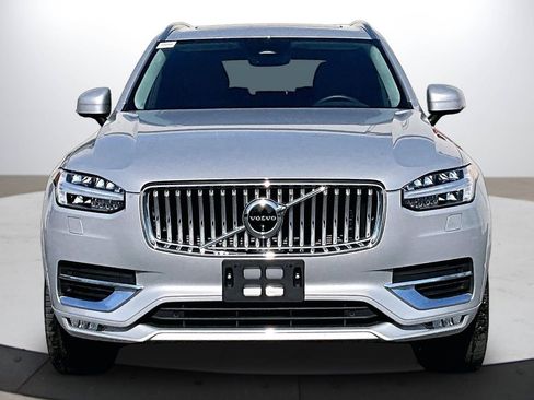 Used 2024 Volvo XC90 B5 Plus image 3