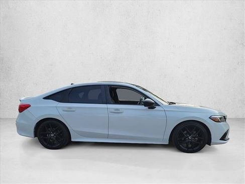 Used 2022 Honda Civic Sport image 4