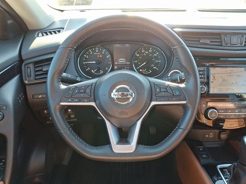 Used 2019 Nissan Rogue SL w/ Premium Package image 22