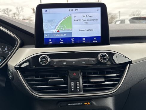 Used 2021 Ford Escape SE image 19