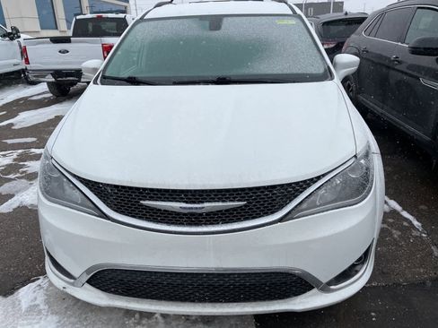 Used 2018 Chrysler Pacifica Touring Plus image 22