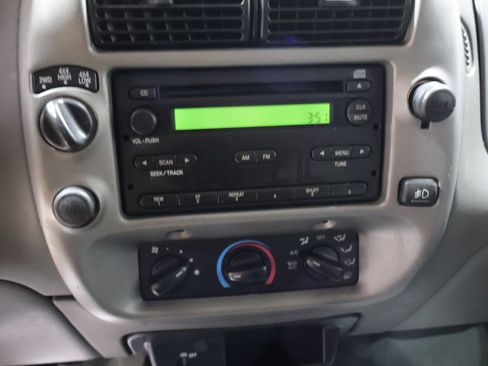 Used 2004 Ford Ranger XLT AWD/4WD image 19