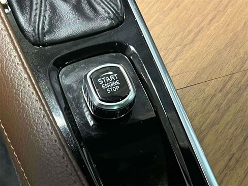 Used 2022 Volvo XC90 T6 Momentum w/ Climate Package image 30