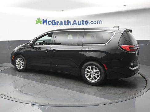 Used 2025 Chrysler Pacifica Select FWD image 25