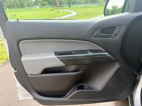 Used 2019 Chevrolet Colorado W/T w/ WT Convenience Package RWD image 19