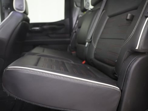 Used 2023 GMC Sierra 1500 AT4X image 2