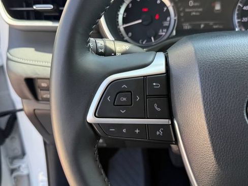 Used 2026 Toyota Highlander XLE AWD/4WD image 17