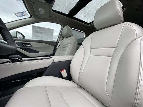 Certified 2023 Nissan Rogue SL w/ SL Premium Package image 11