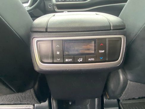 Used 2014 Toyota Highlander XLE image 22