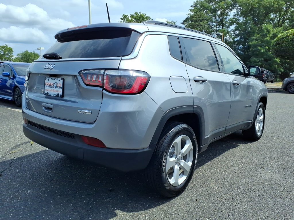 Used 2018 Jeep Compass Latitude AWD/4WD image 18