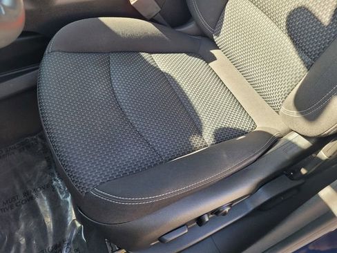 Used 2022 GMC Terrain SLE w/ Driver Convenience Package image 11