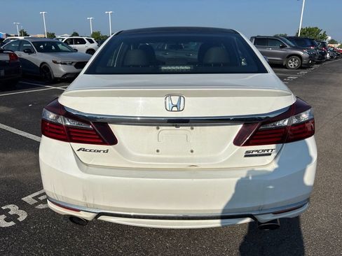 Used 2017 Honda Accord Sport Special Edition image 10