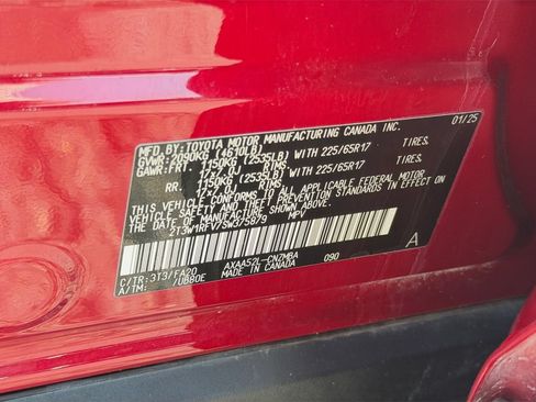 Used 2025 Toyota RAV4 XLE FWD image 30