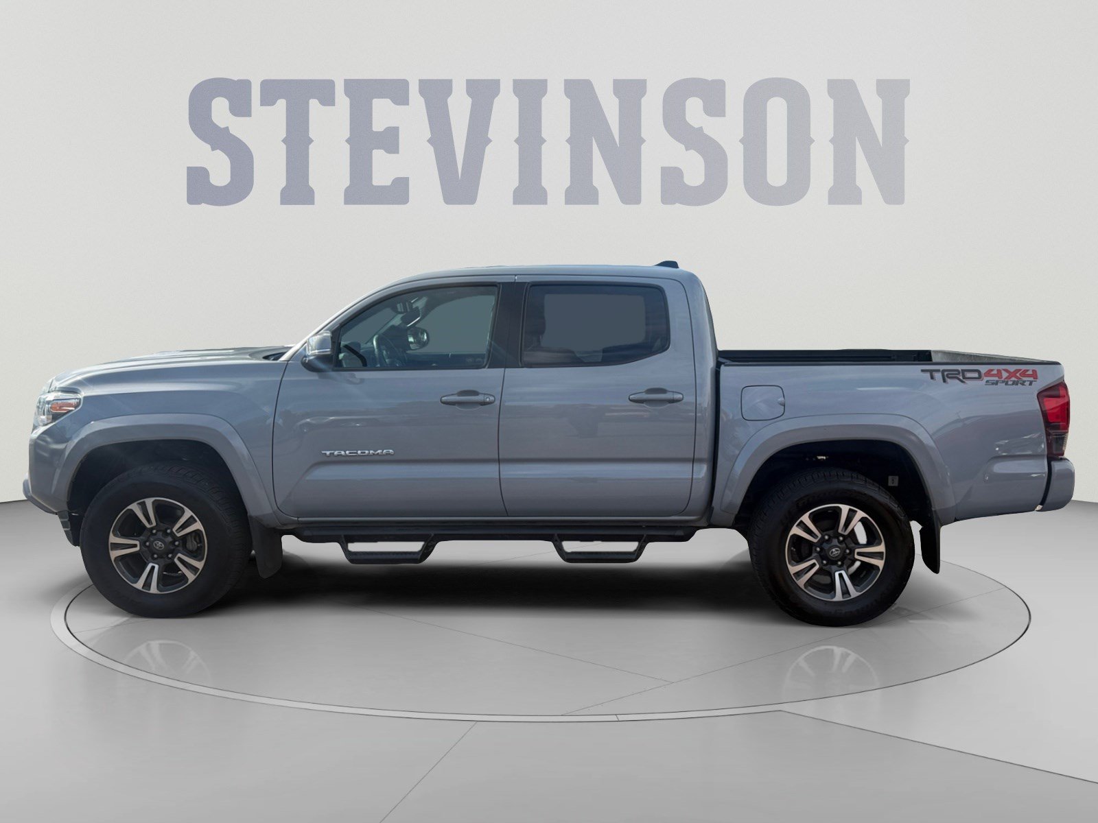 Used 2018 Toyota Tacoma TRD Sport AWD/4WD image 2