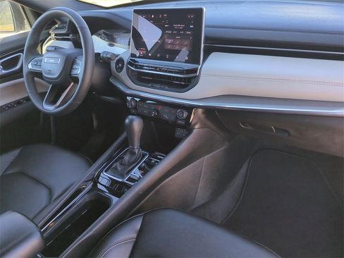 Used 2024 Jeep Compass Limited image 27