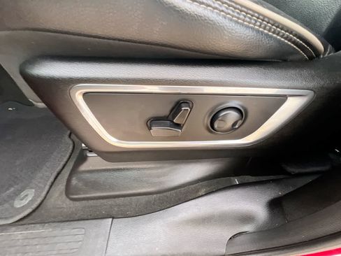 Used 2024 RAM 1500 Laramie image 12