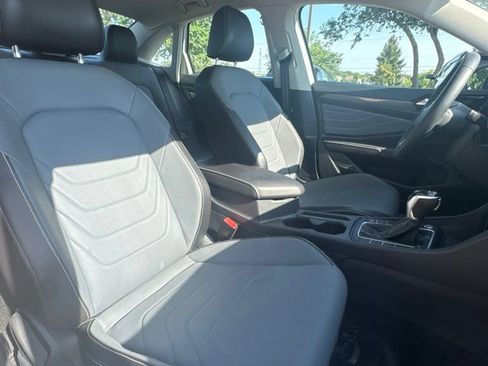 Used 2026 Volkswagen Jetta SEL FWD image 19