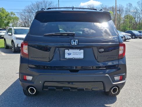 Used 2025 Honda Passport Black Edition image 5