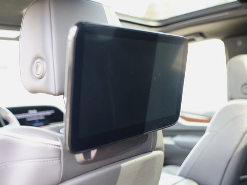 Used 2023 Cadillac Escalade Premium Luxury image 27