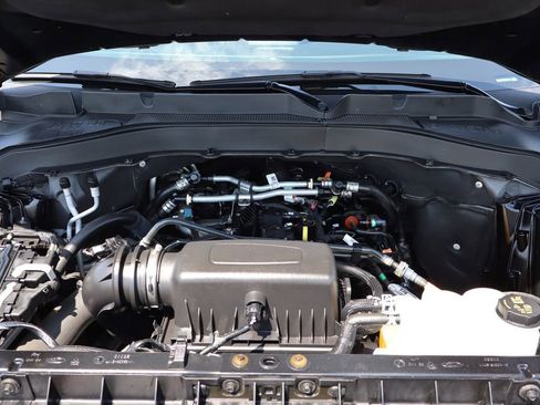 Used 2023 Ford Explorer XLT w/ Equipment Group 202A AWD/4WD image 35